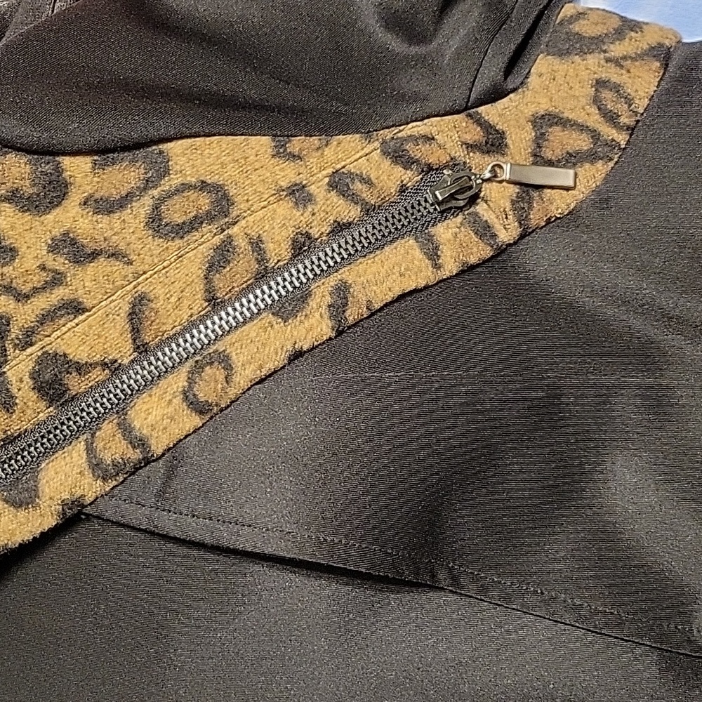 Carmin black leopard accent zip up jacket - Picture 8 of 8